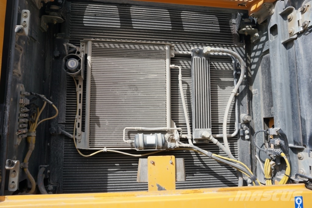 Liebherr R 936 N LC 履带挖掘机