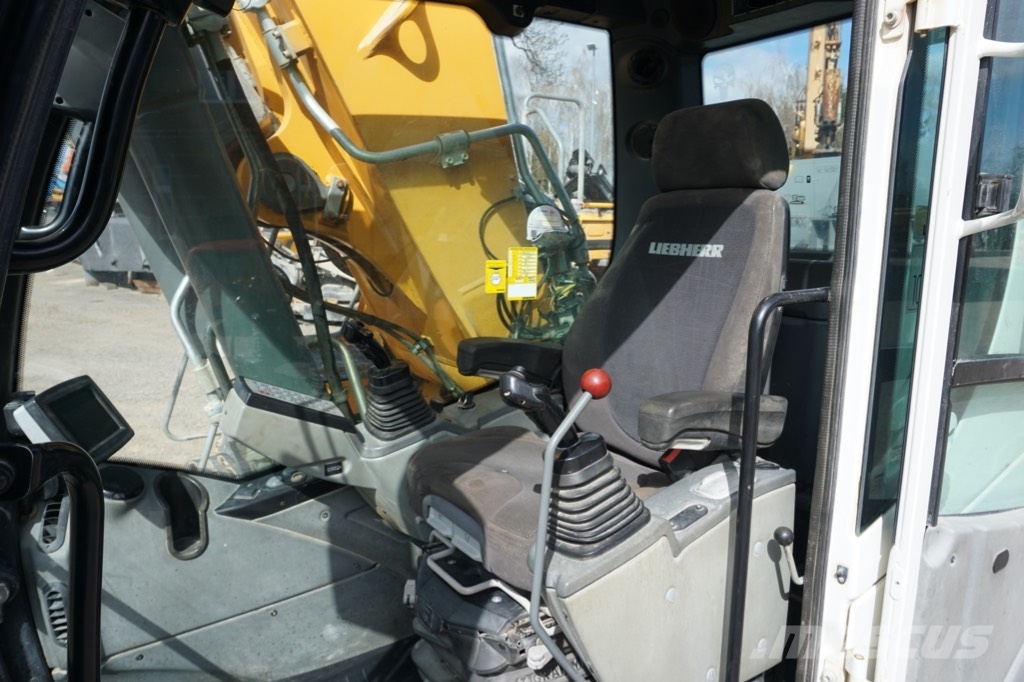 Liebherr R 936 N LC 履带挖掘机