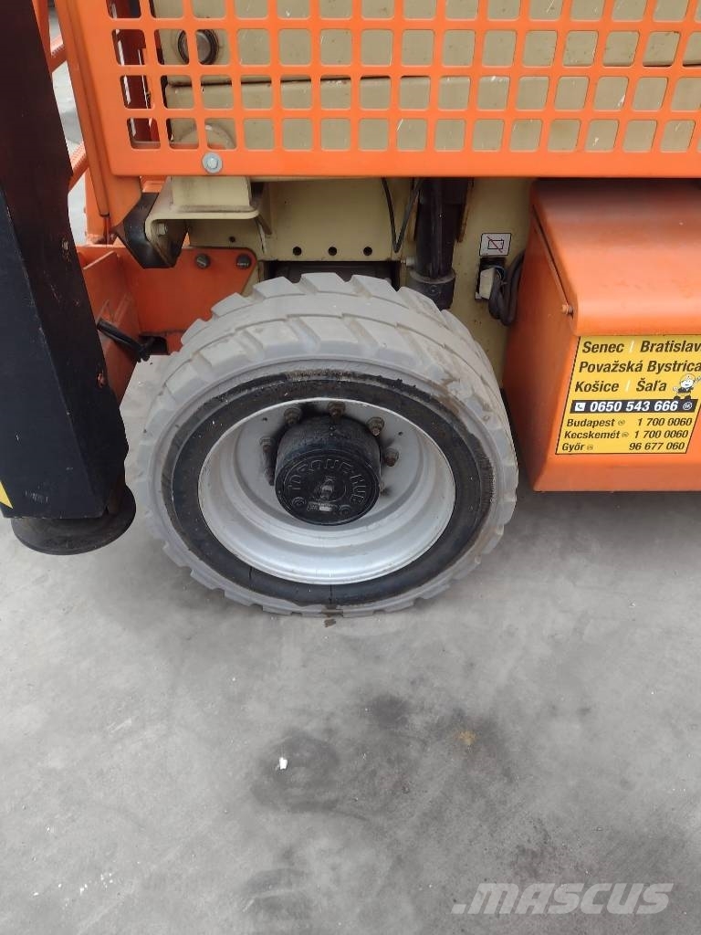 JLG M 4069 剪叉式升降机
