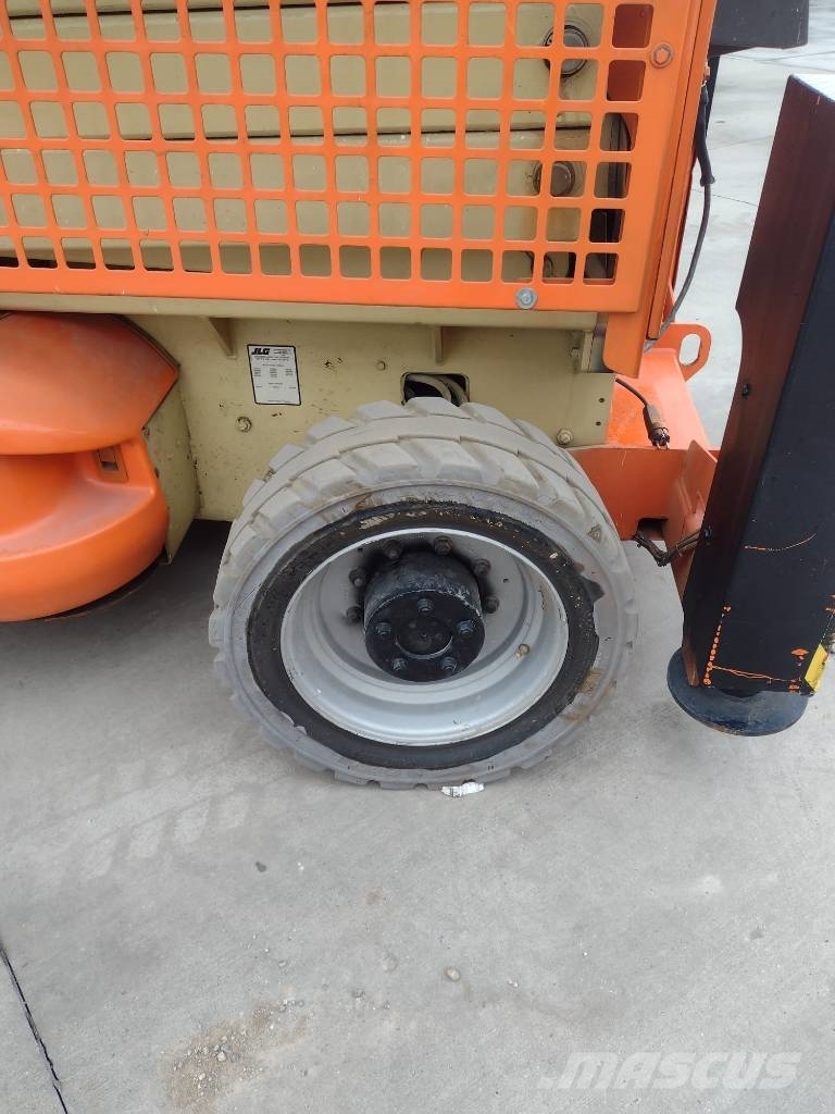 JLG M 4069 剪叉式升降机