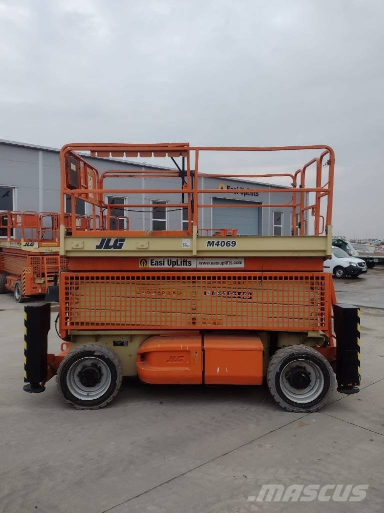 JLG M 4069 剪叉式升降机