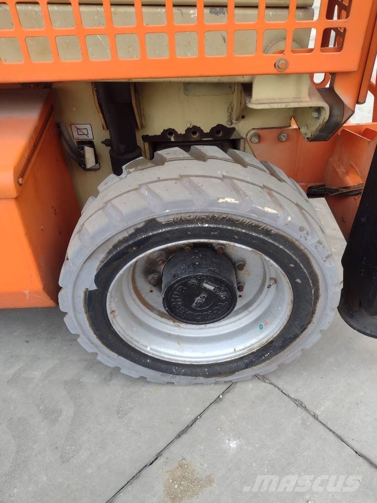 JLG M 4069 剪叉式升降机