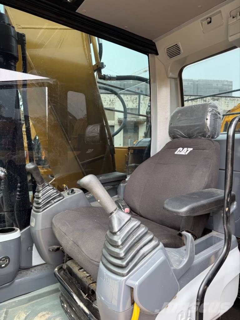 CAT 323D2L the largest‑scale supplier Bagri goseničarji