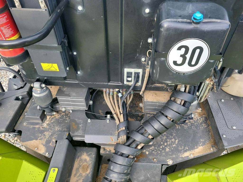 CLAAS Xerion 5000 Trac TS 트랙터