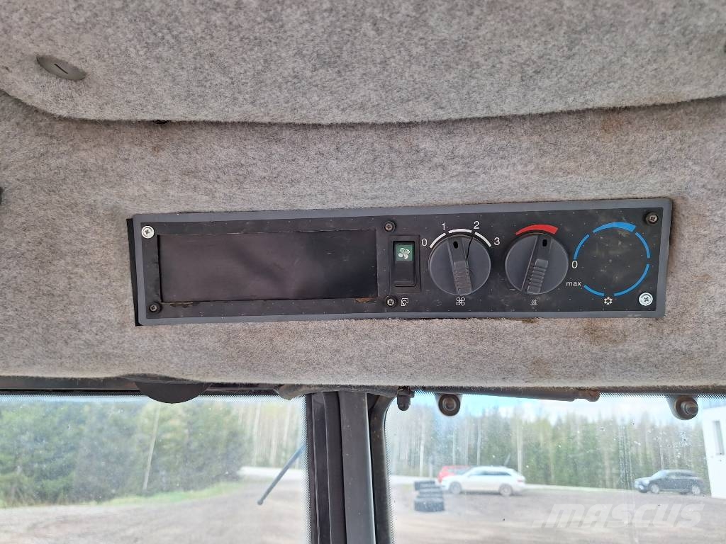 Valtra Valmet 6900 الجرارات