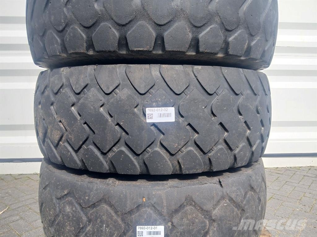 Ahlmann AZ14-Recamax 17.5R25-Tire/Reifen/Band Гуми
