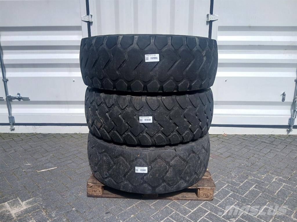 Ahlmann AZ14-Recamax 17.5R25-Tire/Reifen/Band Gume, kolesa in platišča