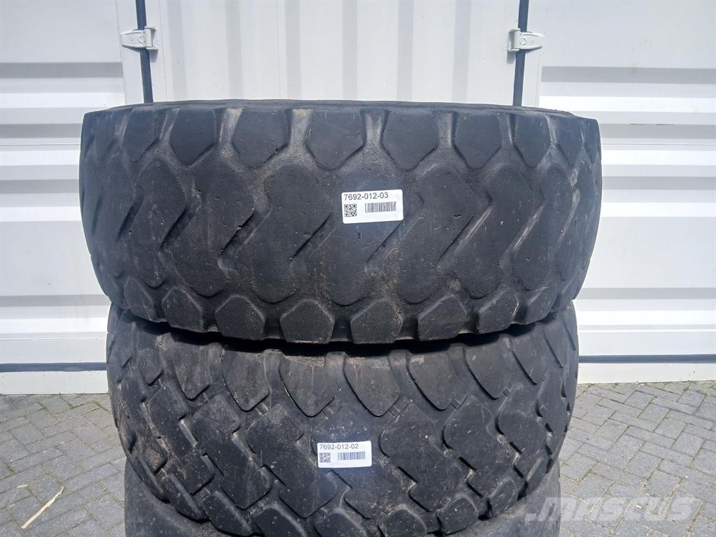 Ahlmann AZ14-Recamax 17.5R25-Tire/Reifen/Band Gume, kolesa in platišča