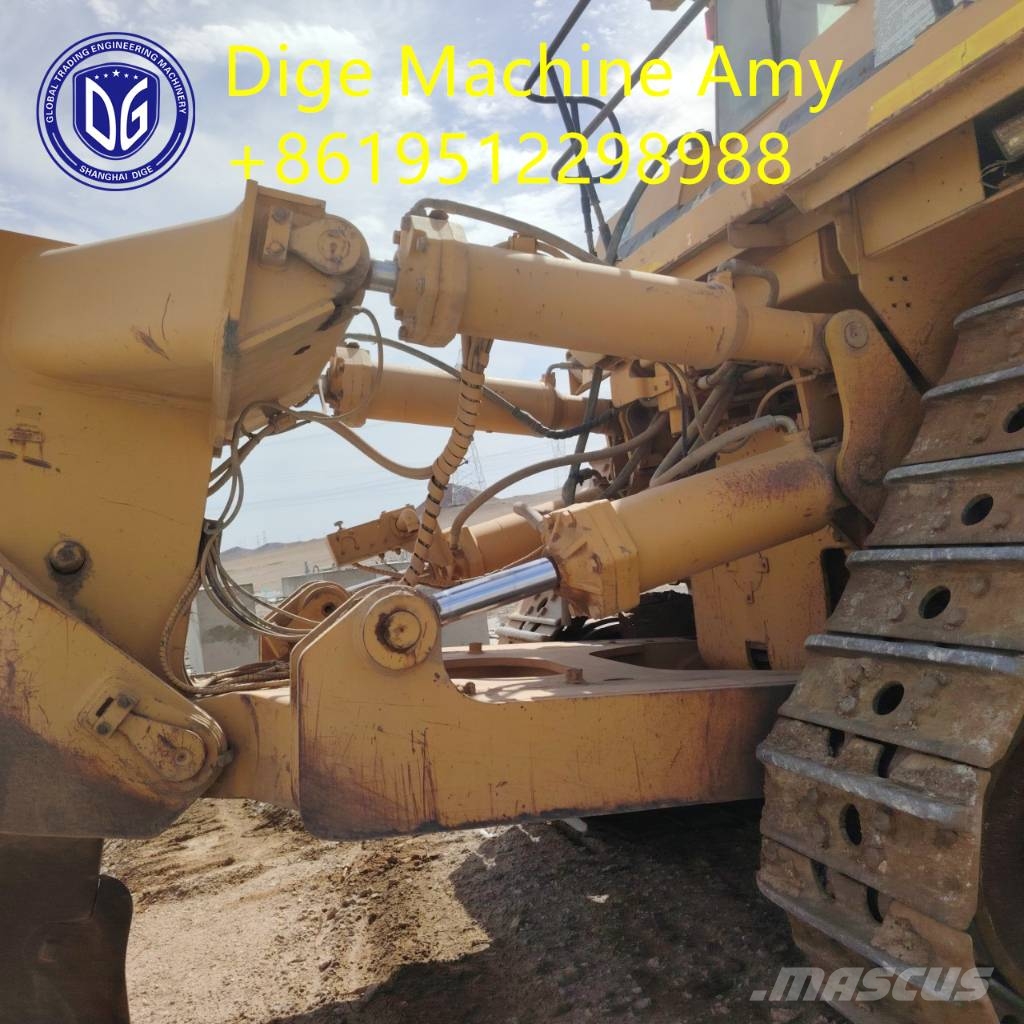 CAT D 10 R بلدوزرات مجنزرة