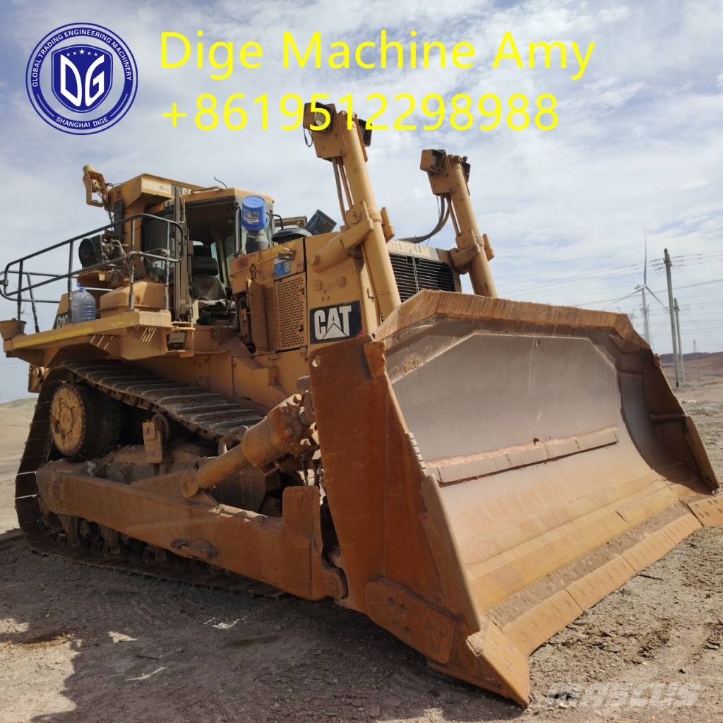 CAT D 10 R بلدوزرات مجنزرة