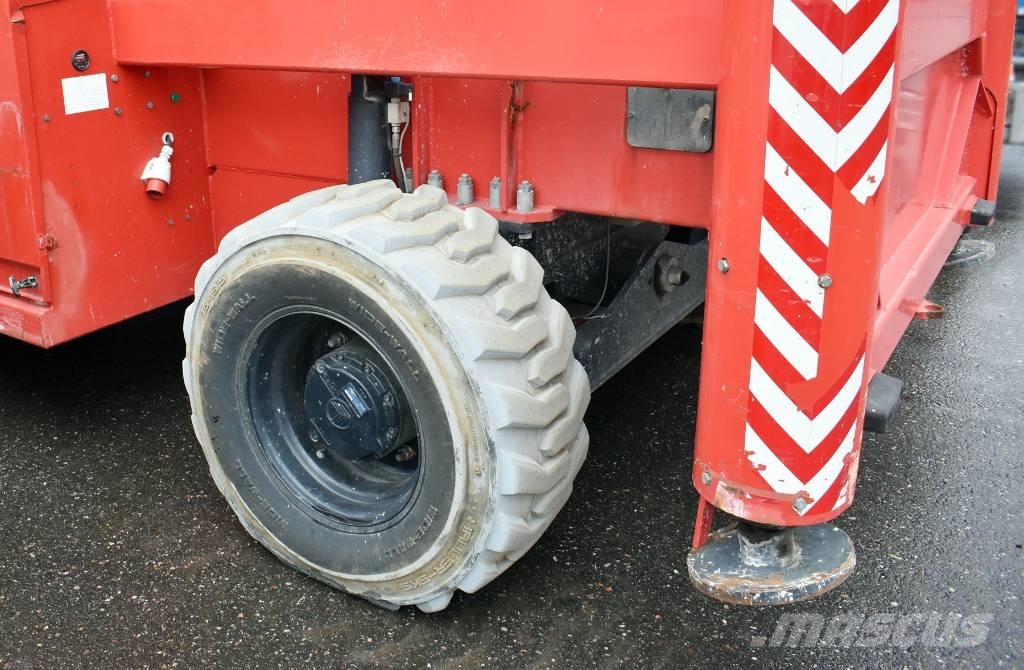 Holland Lift Combistar M-250HYL25 4WD/P/N Scissor lifts