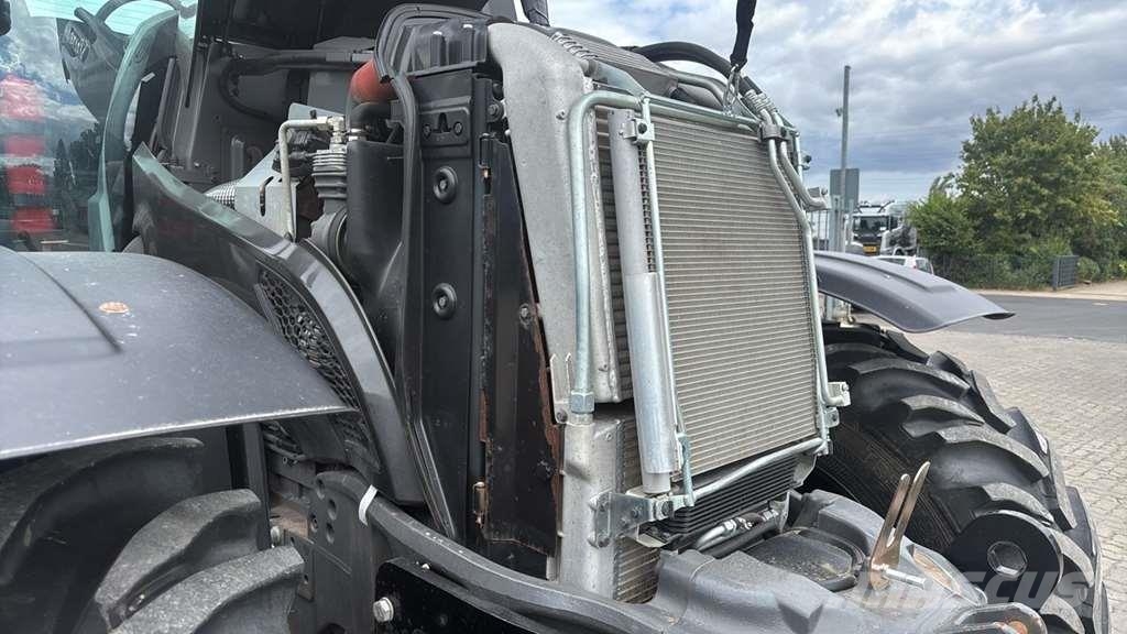 Valtra T234D 0 Traktori