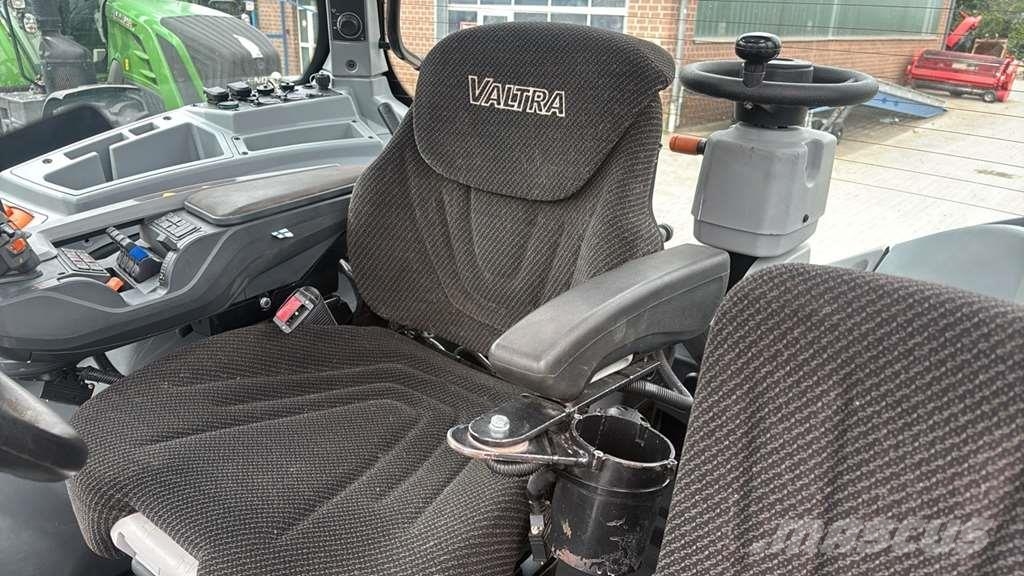 Valtra T234D 0 Traktori