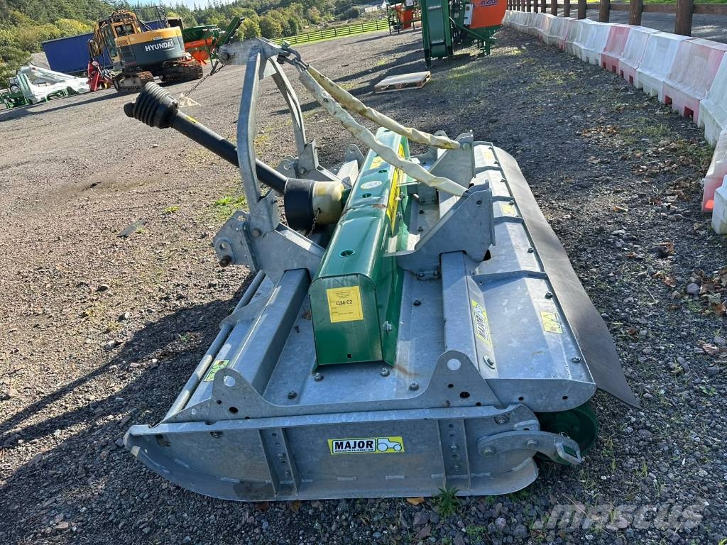 Major MJ31-250 Cyclone Topper Slåmaskiner