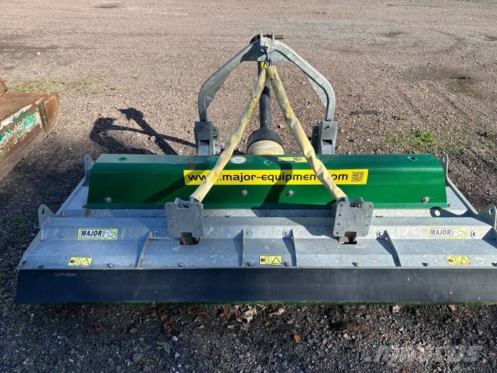 Major MJ31-250 Cyclone Topper Slåmaskiner