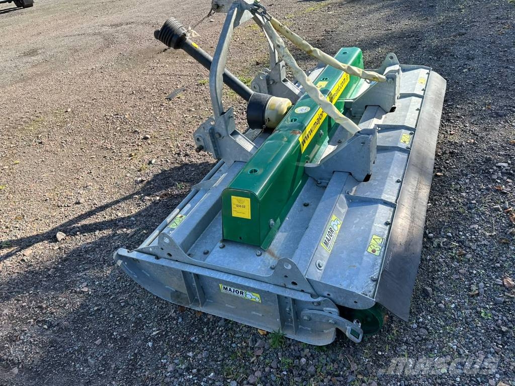 Major MJ31-250 Cyclone Topper Slåmaskiner