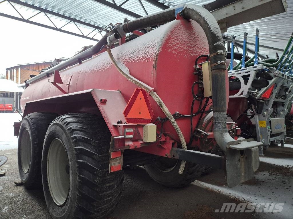 Livakka 16.5m3 + Sivupk Drijfmesttanks