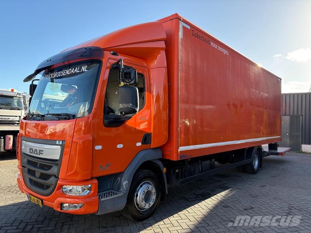 DAF LF 210 + LOADLIFT + 12 TON + BOX 7.10 METER + SMAR Caminhões baú