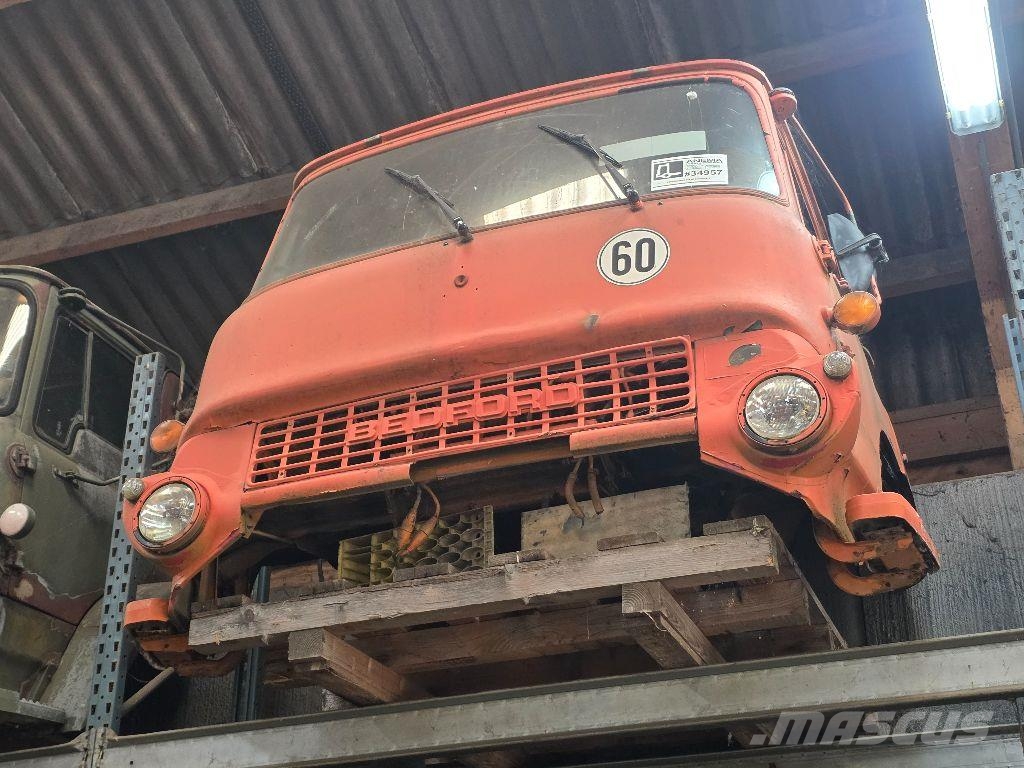 Bedford MJP2 Kabine i unutrašnjost
