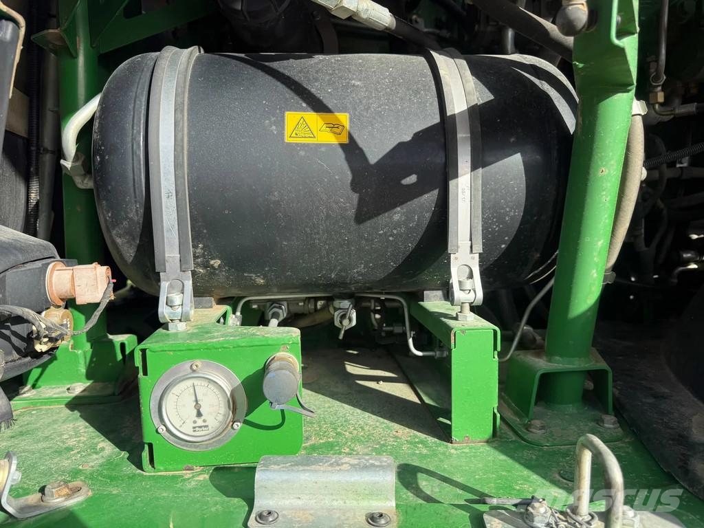 John Deere 8600 JD 8600 4 WD 40 KM Harvester Airco Combine Flishuggar
