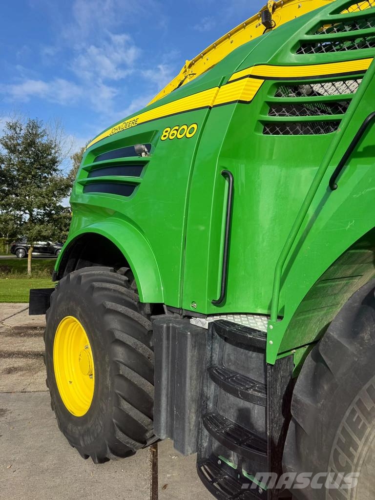 John Deere 8600 JD 8600 4 WD 40 KM Harvester Airco Combine Flishuggar
