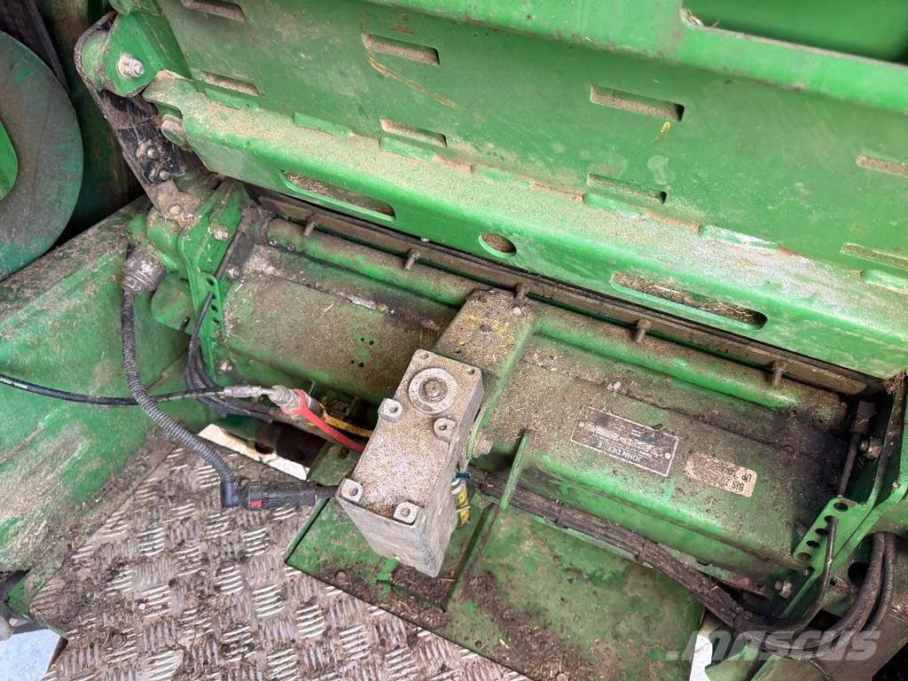John Deere 8600 JD 8600 4 WD 40 KM Harvester Airco Combine Flishuggar