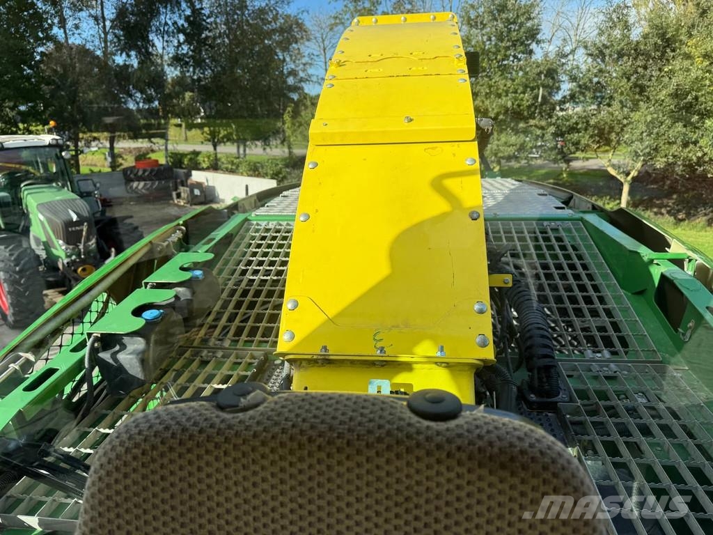 John Deere 8600 JD 8600 4 WD 40 KM Harvester Airco Combine Flishuggar