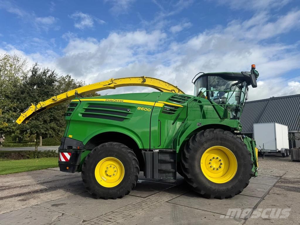 John Deere 8600 JD 8600 4 WD 40 KM Harvester Airco Combine Flishuggar
