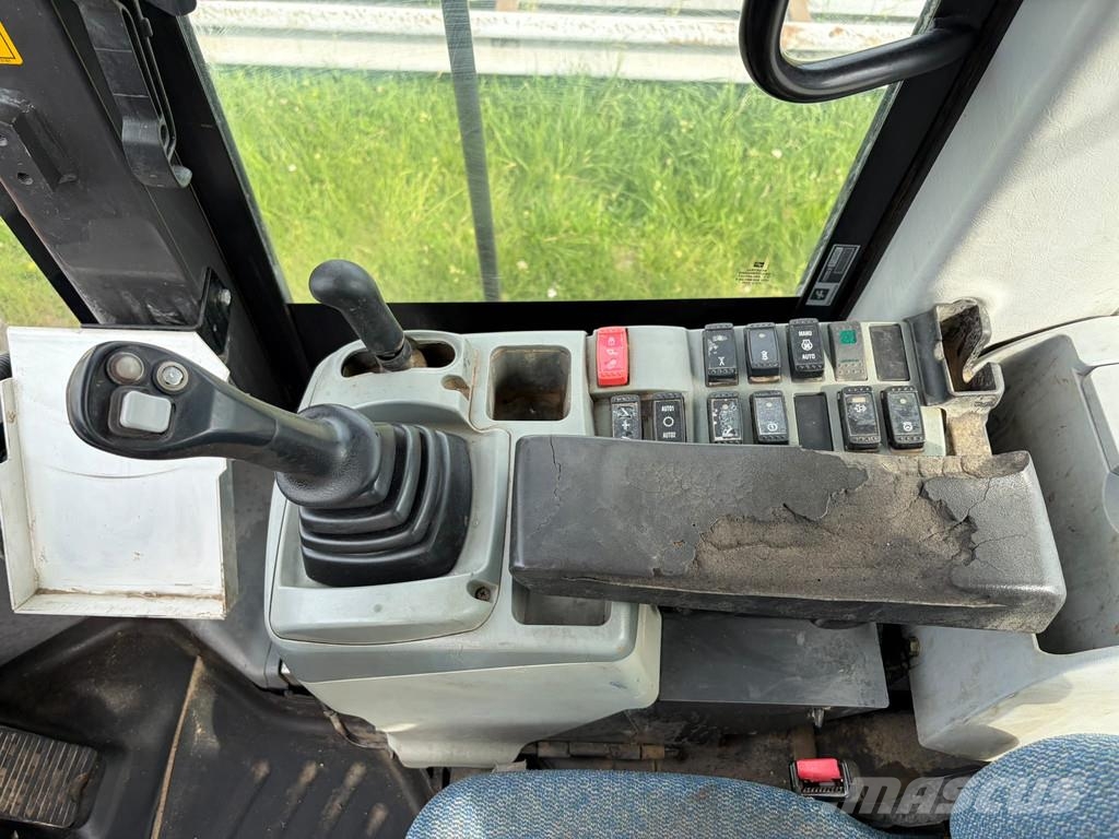 Hitachi ZW220-5B Wheel loaders
