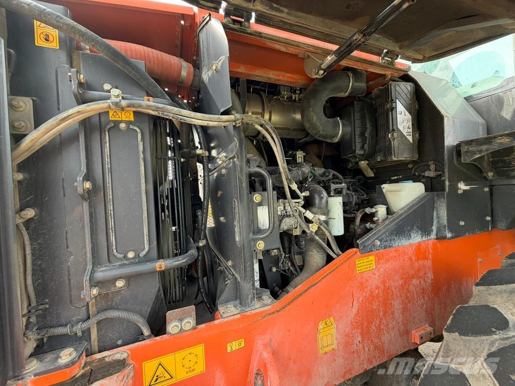 Hitachi ZW220-5B 轮式装载机