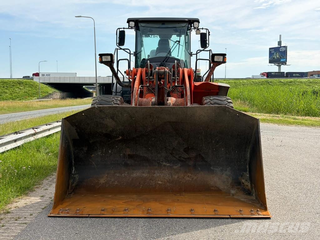 Hitachi ZW220-5B 轮式装载机