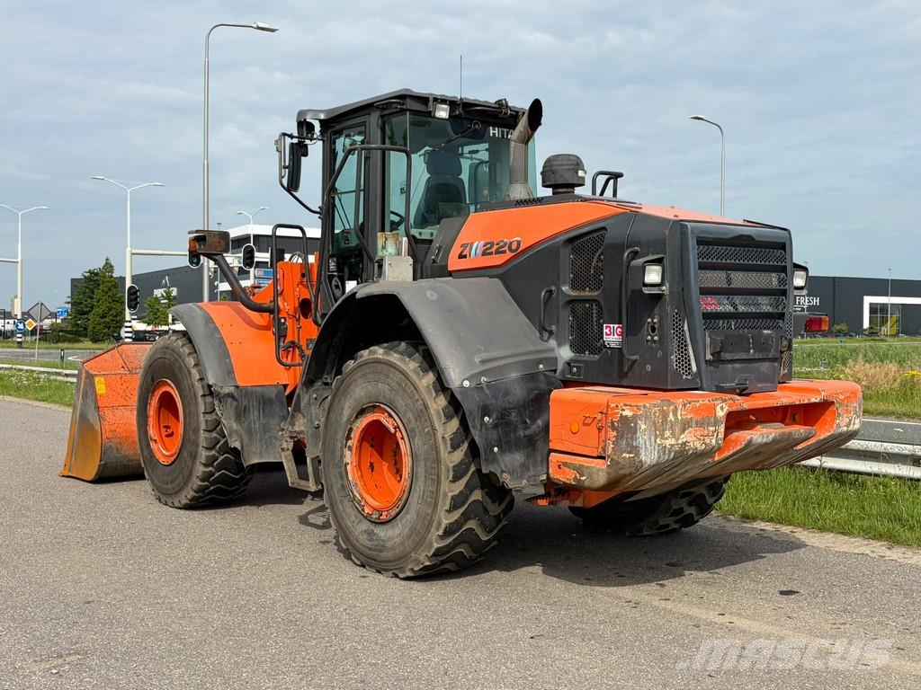Hitachi ZW220-5B 轮式装载机