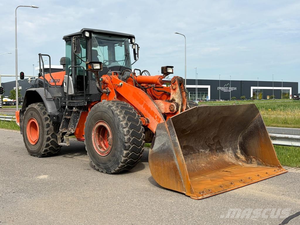 Hitachi ZW220-5B 轮式装载机