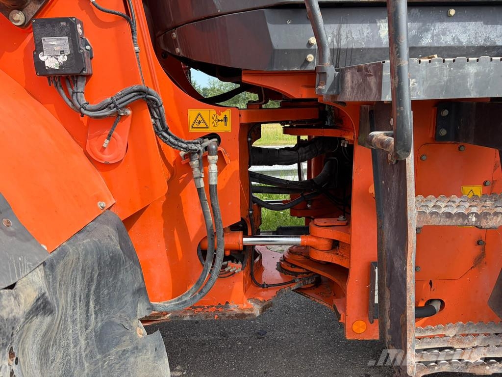 Hitachi ZW220-5B 轮式装载机