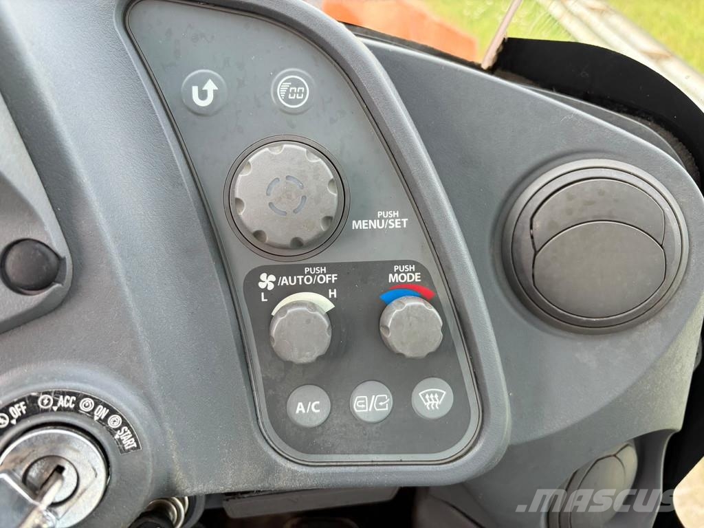 Hitachi ZW220-5B 轮式装载机