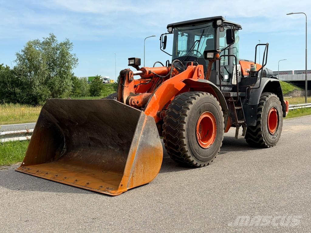 Hitachi ZW220-5B 轮式装载机
