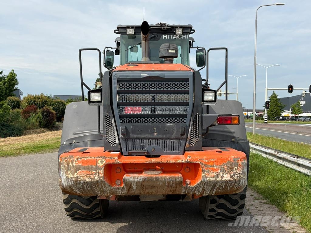 Hitachi ZW220-5B 轮式装载机