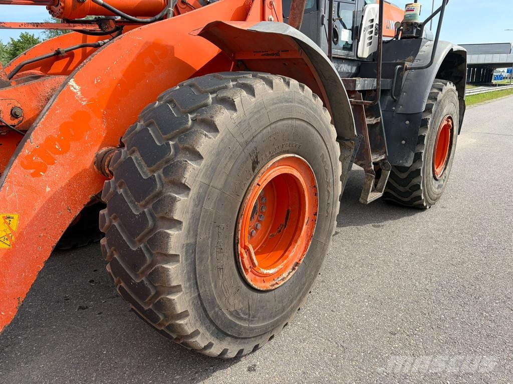 Hitachi ZW220-5B 轮式装载机