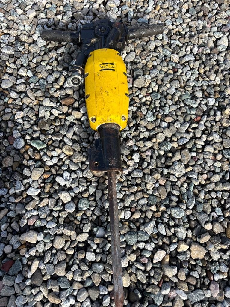 Atlas Copco XAS 67 DD + Zubehör Kompresory