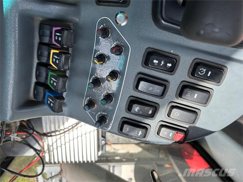 Kirovets K743 mit Mercedes Motor OM470LA 曳引機