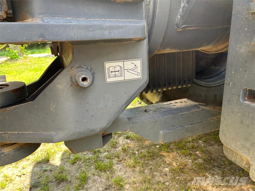 Kirovets K743 mit Mercedes Motor OM470LA 曳引機