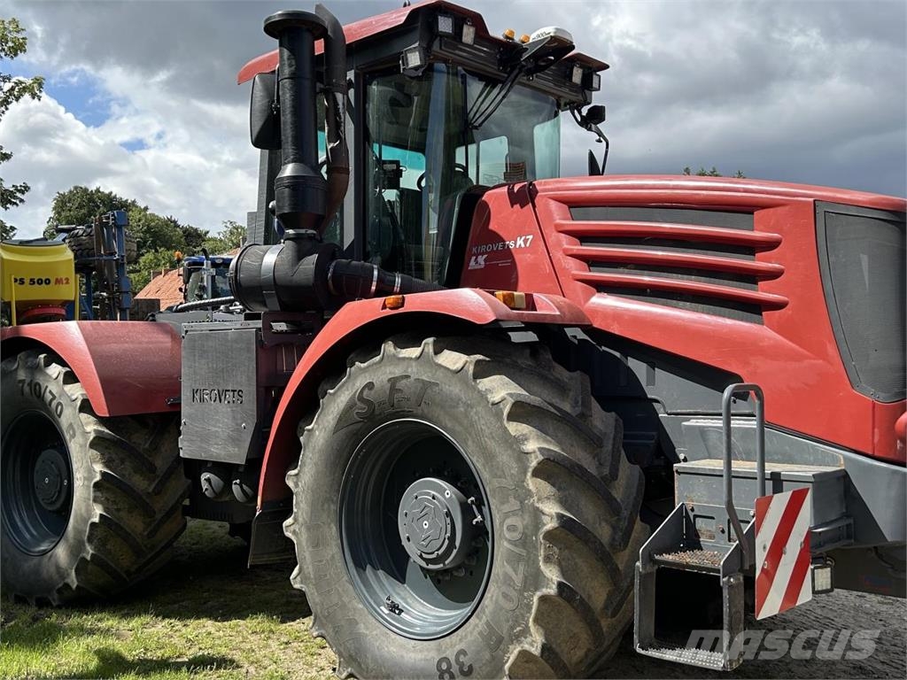 Kirovets K743 mit Mercedes Motor OM470LA 曳引機