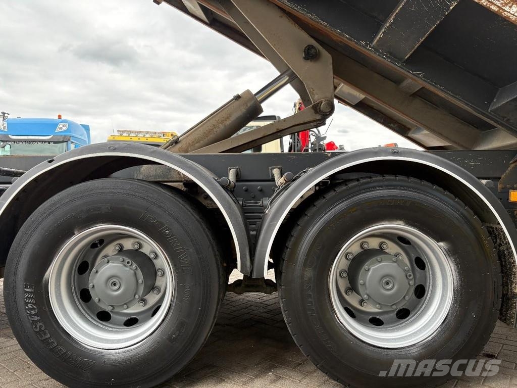 Mercedes-Benz Axor 2633 + HIAB 122 B-2 + 6X4 + REMOTE + MANUAL Grúas todo terreno