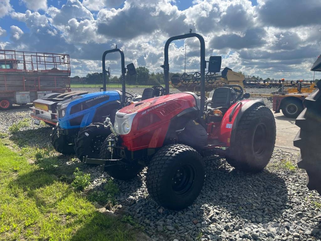 McCormick X 2.055 الجرارات