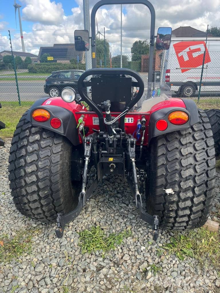 McCormick X 2.055 الجرارات