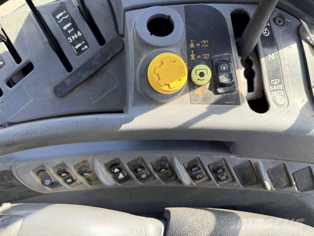 New Holland T7040 Power Command Tractoren