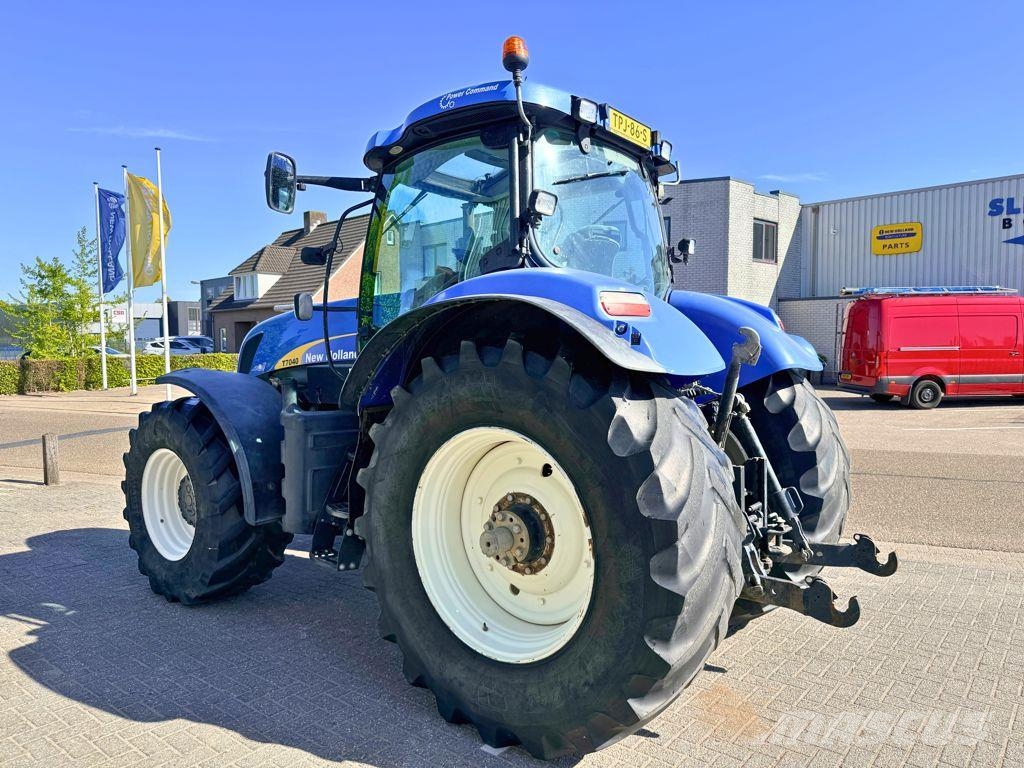 New Holland T7040 Power Command Tractoren