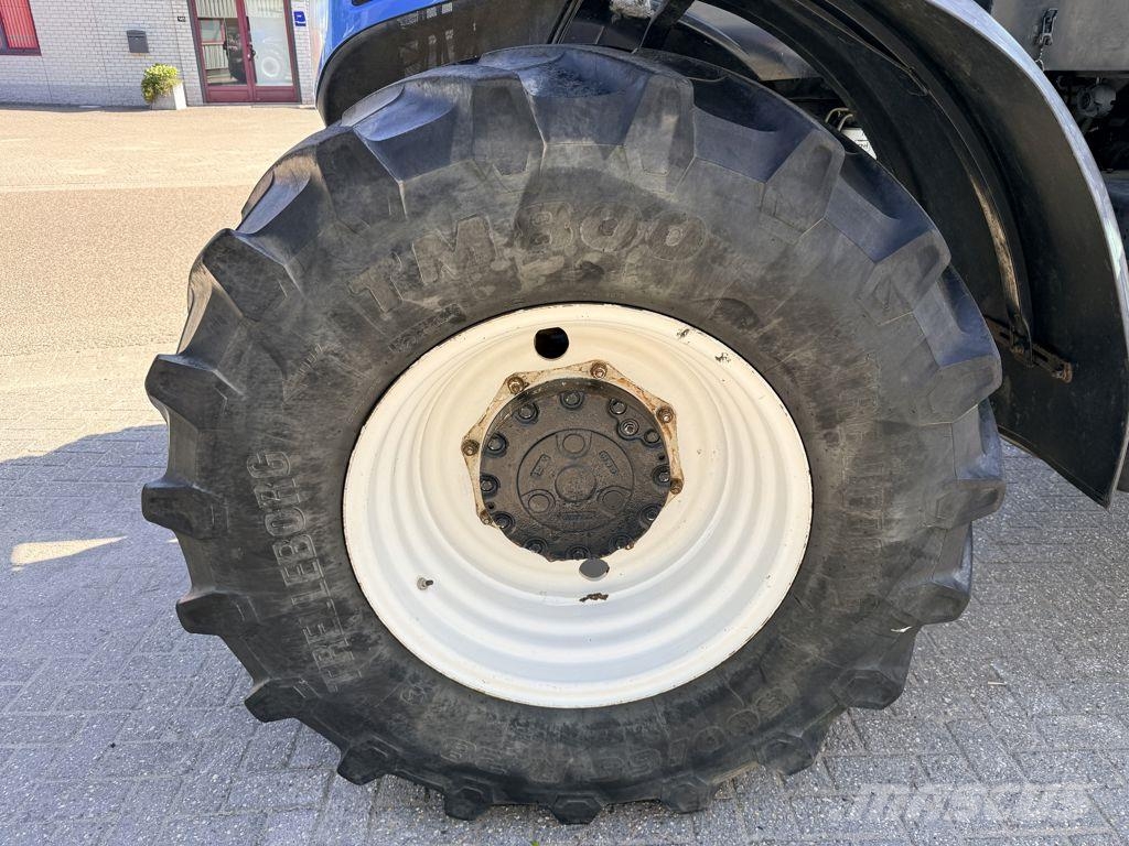 New Holland T7040 Power Command Tractoren