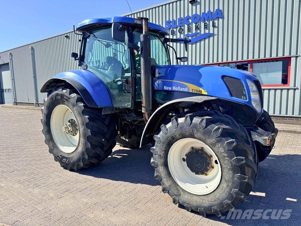 New Holland T7040 Power Command Tractoren