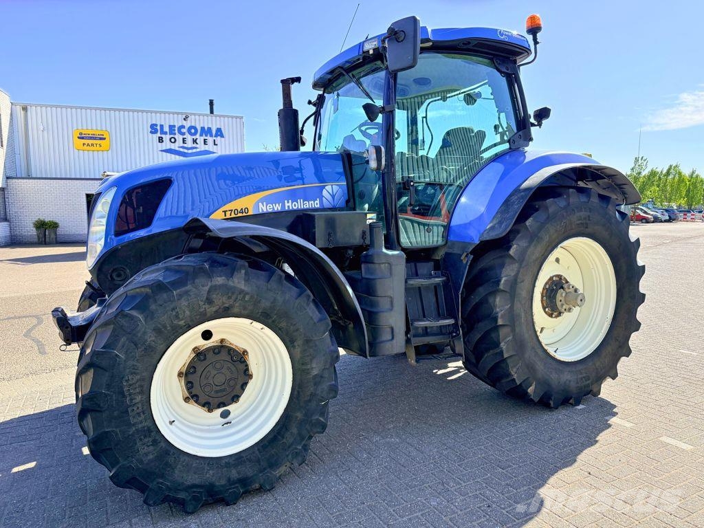 New Holland T7040 Power Command Tractoren